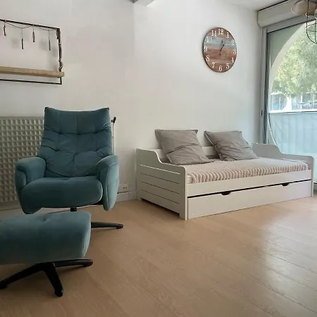 60 M2 - 6 People, 3-min Walk To Azur דירה